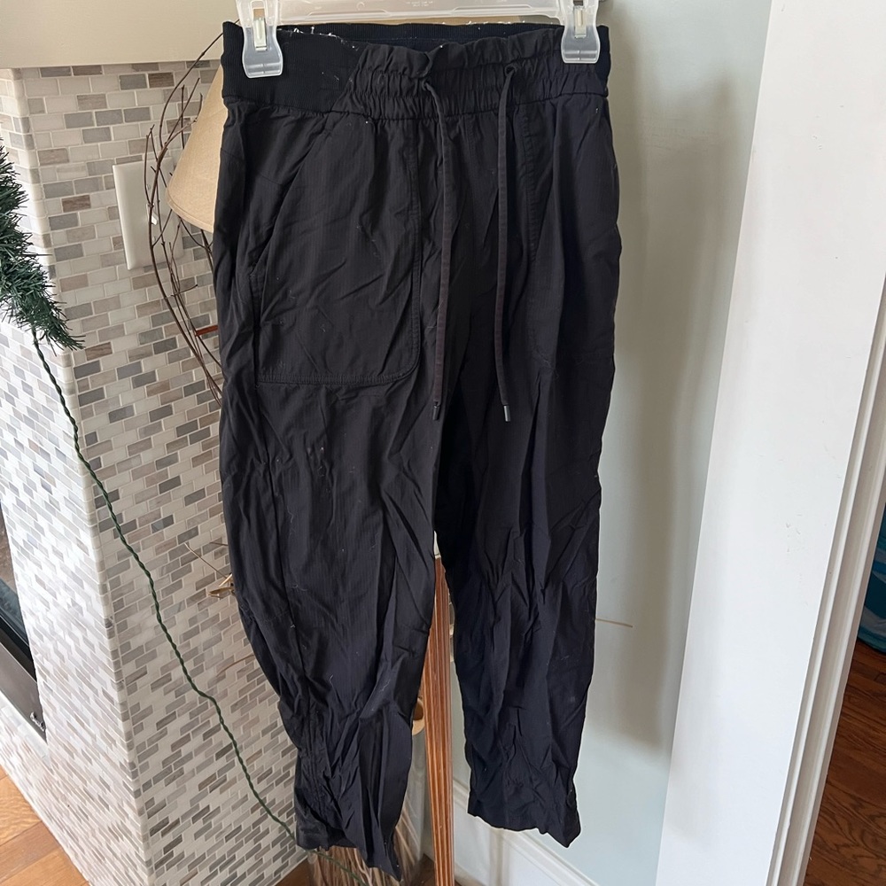 lululemon black pants